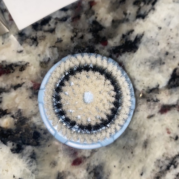 Clarisonic Delicate Replacement Brush - Picture 2 of 2